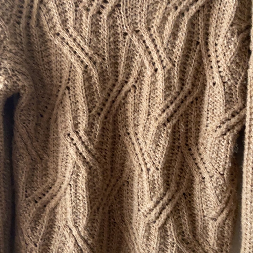 Chunky sweater 🧸 - Picture 2 of 2